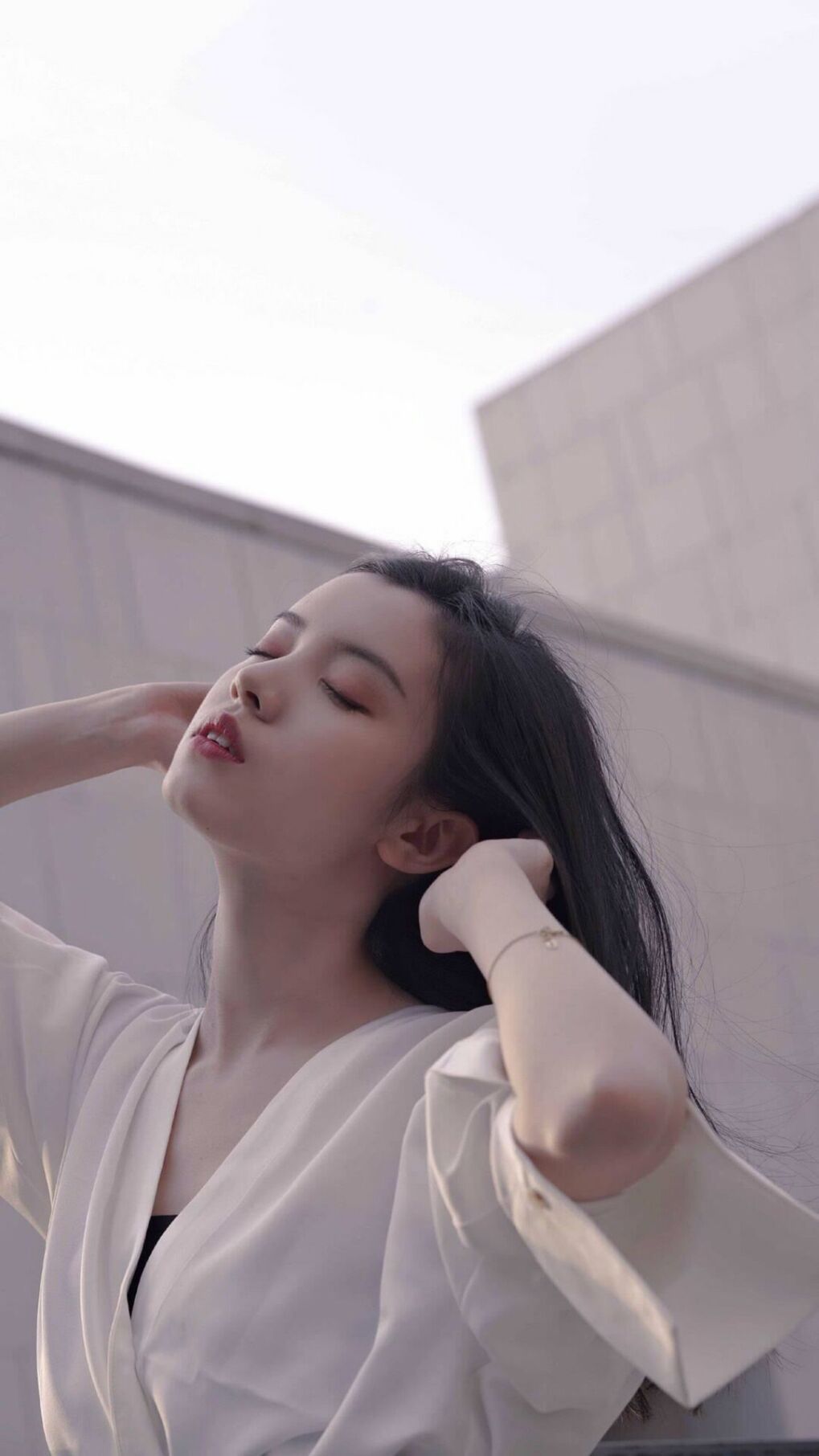 公牛压哨战胜勇士,季后赛首轮中德罗赞砍下47分,公牛赞助的比赛