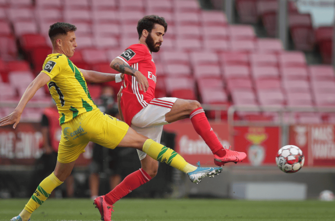 开云体育：法甲奎维利的进攻风格与战术演变